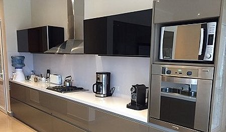 Residencia Quinta en Parque de 2800 m² con Piscina - Foto 3